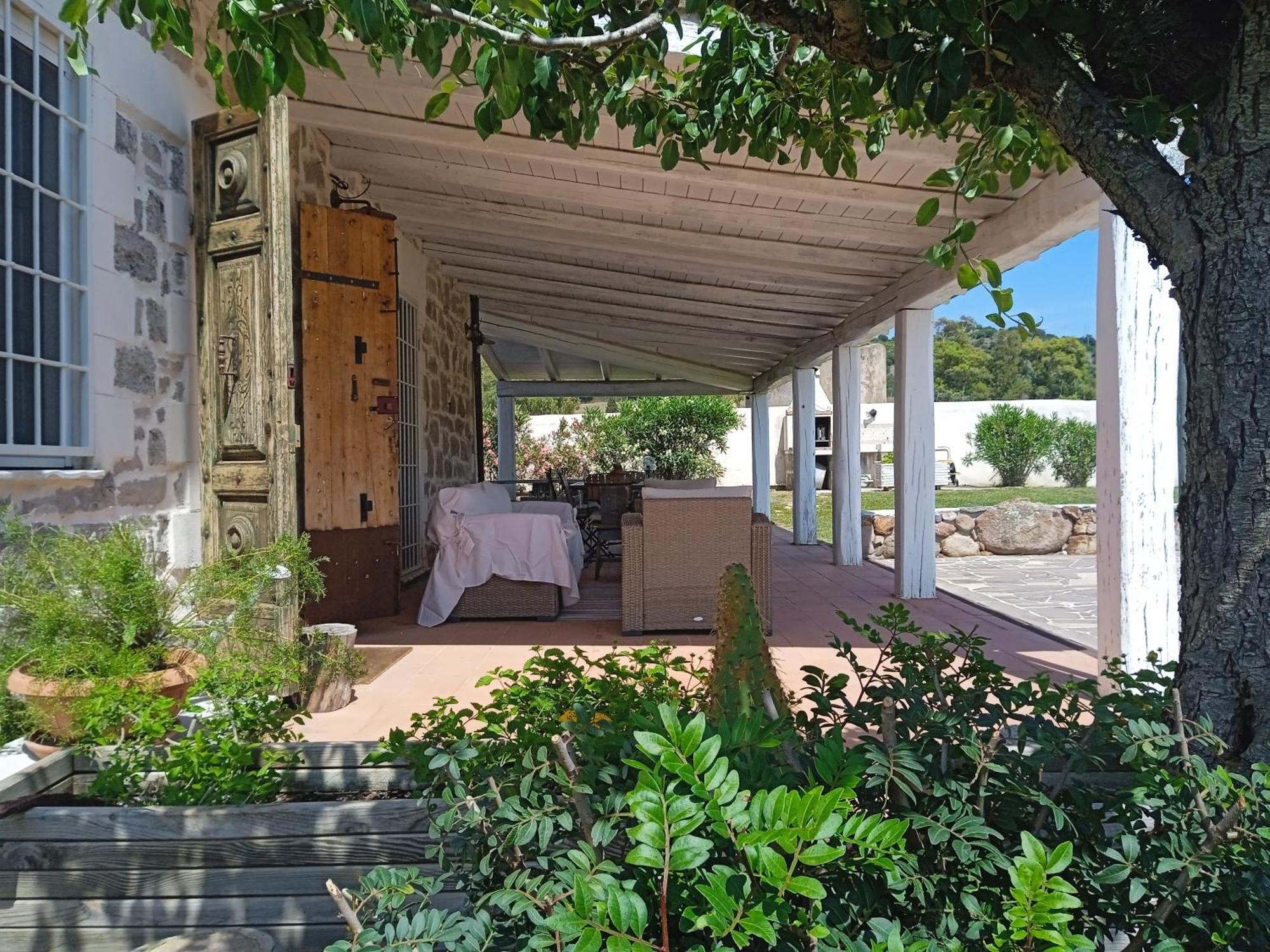 Villa In Campagna Con Piscina Privata Uri Buitenkant foto