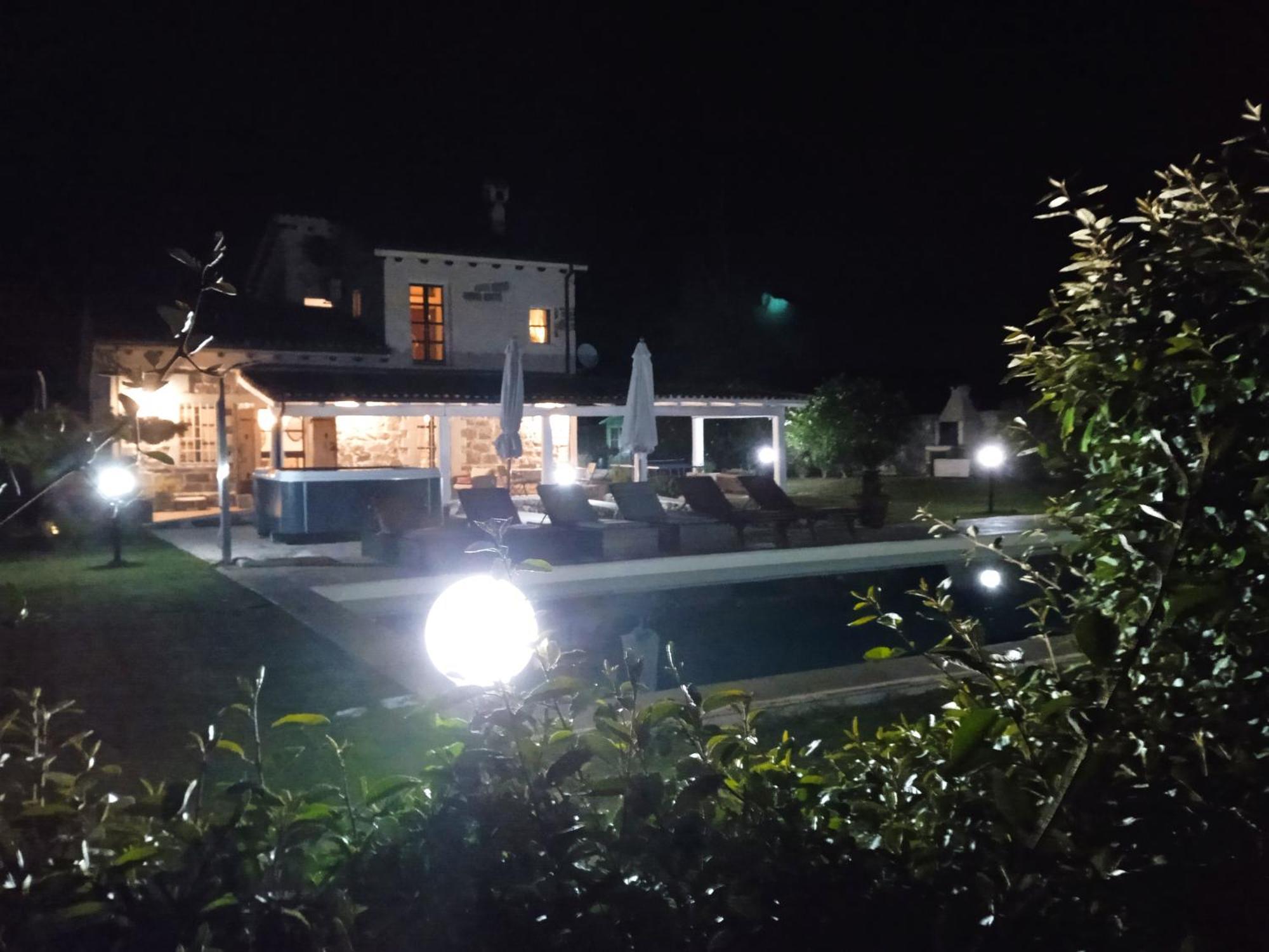 Villa In Campagna Con Piscina Privata Uri Buitenkant foto