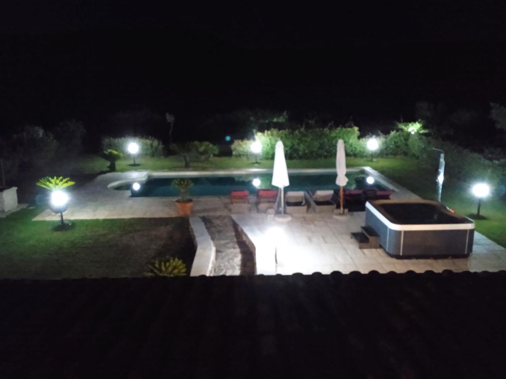 Villa In Campagna Con Piscina Privata Uri Buitenkant foto