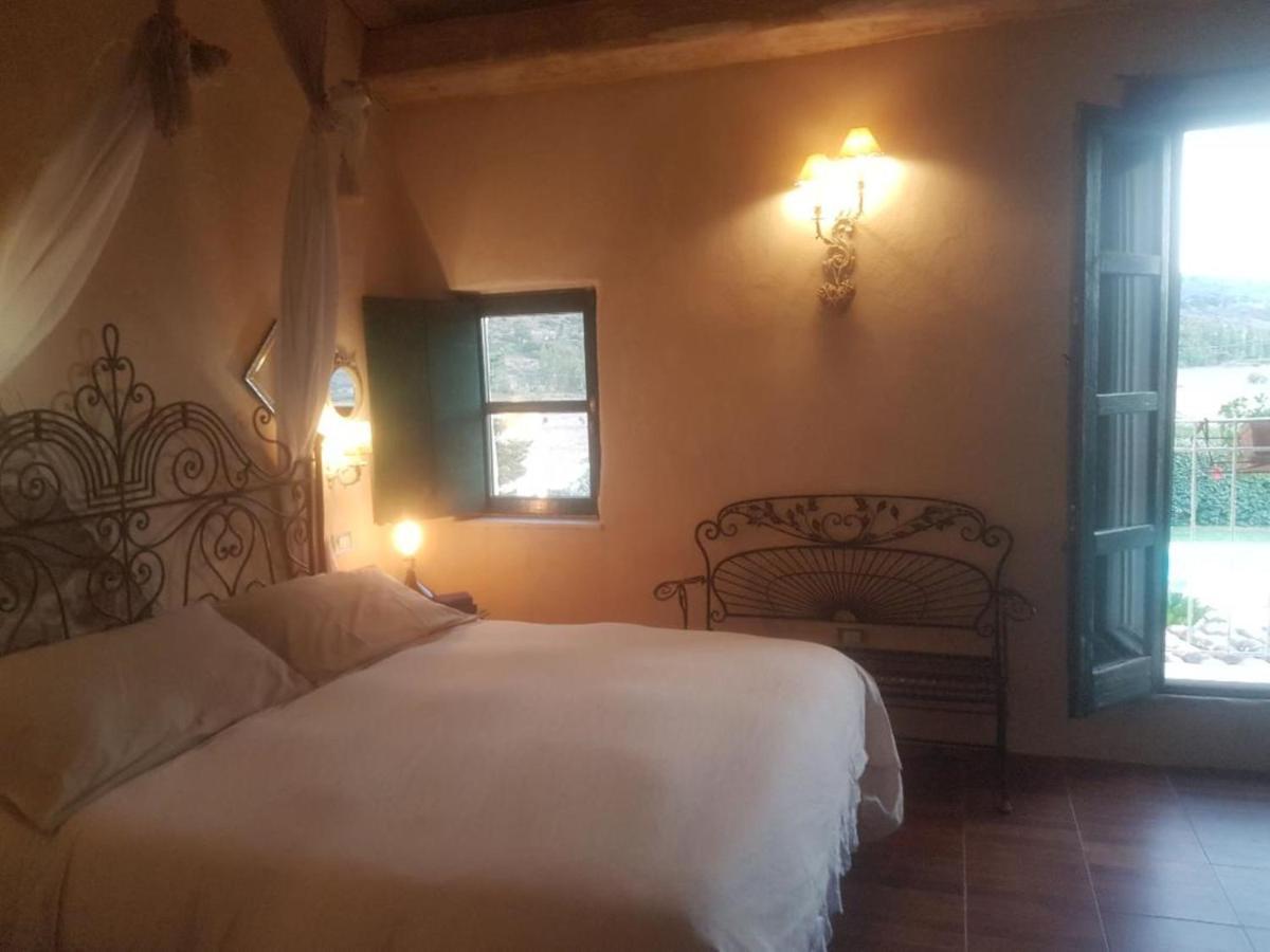 Villa In Campagna Con Piscina Privata Uri Buitenkant foto